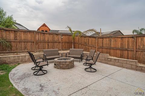 9104 Red Pine Ct, Shafter, CA 93263 photo 30