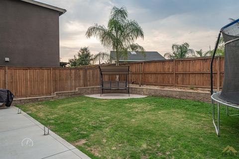 9104 Red Pine Ct, Shafter, CA 93263 photo 32