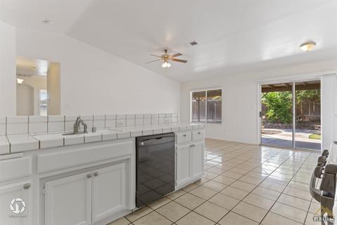 910 Fox Tree Ct, Bakersfield, CA 93306 photo 19