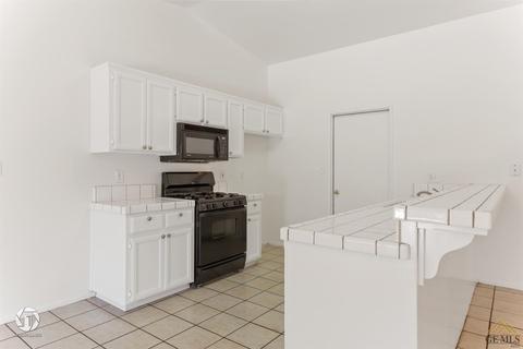 910 Fox Tree Ct, Bakersfield, CA 93306 photo 15