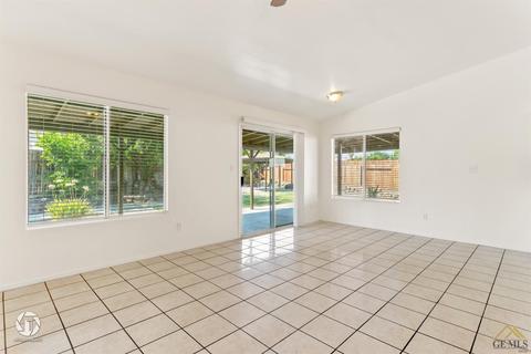 910 Fox Tree Ct, Bakersfield, CA 93306 photo 9