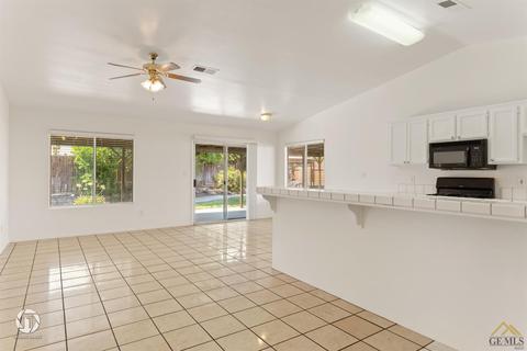 910 Fox Tree Ct, Bakersfield, CA 93306 photo 7