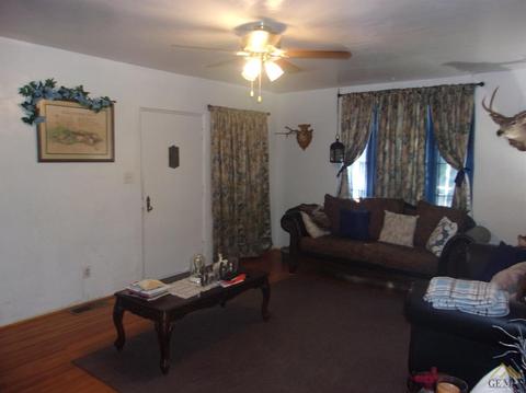 534 D St, Taft, CA 93268 photo 4