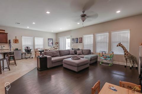 9317 Red Pine Dr, Shafter, CA 93263 photo 9