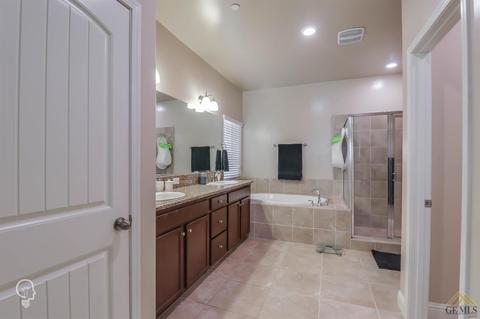 9317 Red Pine Dr, Shafter, CA 93263 photo 17