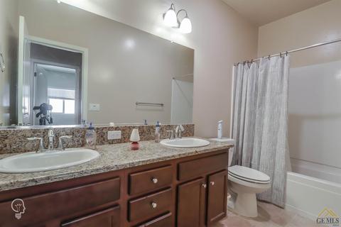 9317 Red Pine Dr, Shafter, CA 93263 photo 25