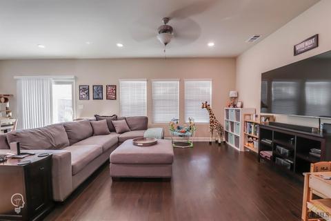9317 Red Pine Dr, Shafter, CA 93263 photo 8
