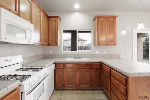 435 Grace Ct, Shafter, CA 93263 photo 8