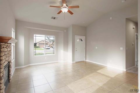 435 Grace Ct, Shafter, CA 93263 photo 3