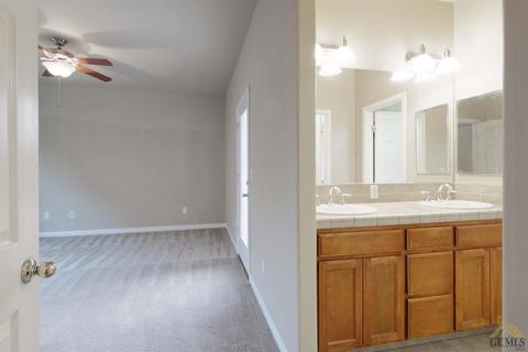 435 Grace Ct, Shafter, CA 93263 photo 17