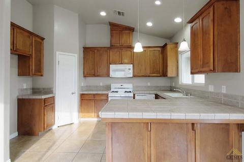 435 Grace Ct, Shafter, CA 93263 photo 7