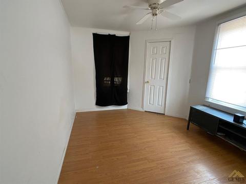 320 S 8th St, Taft, CA 93268 photo 11