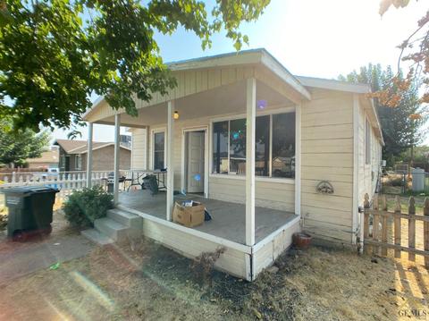 320 S 8th St, Taft, CA 93268 photo 4