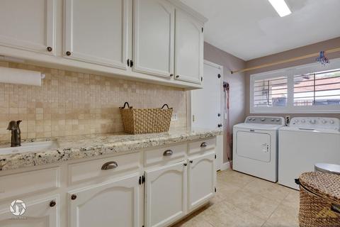 9111 Celeste Ct, Bakersfield, CA 93312 photo 27