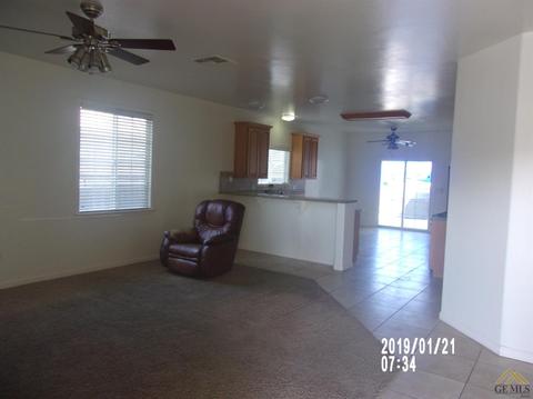 806 Pierce St, Taft, CA 93268 photo 4