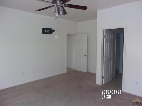 806 Pierce St, Taft, CA 93268 photo 17