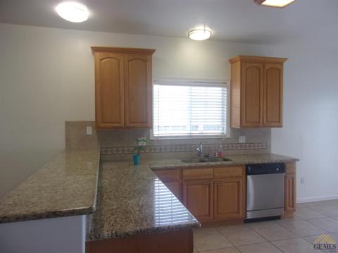 806 Pierce St, Taft, CA 93268 photo 8