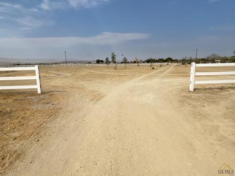 28119 Carousel Ave, Taft, CA 93268 photo 35