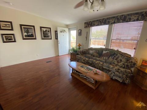 28119 Carousel Ave, Taft, CA 93268 photo 5