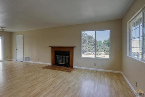 17681 Arlington Pl, Tehachapi, CA 93561 photo 6