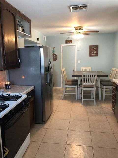 431 Elm St, Shafter, CA 93263 photo 4