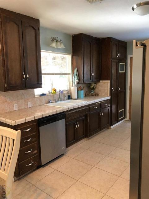 431 Elm St, Shafter, CA 93263 photo 3