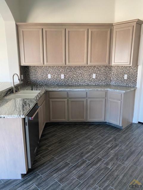 410 Diamond St, Taft, CA 93268 photo 3