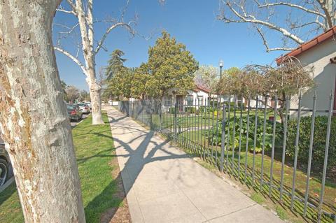 2210 D St, Bakersfield, CA 93301 photo 5