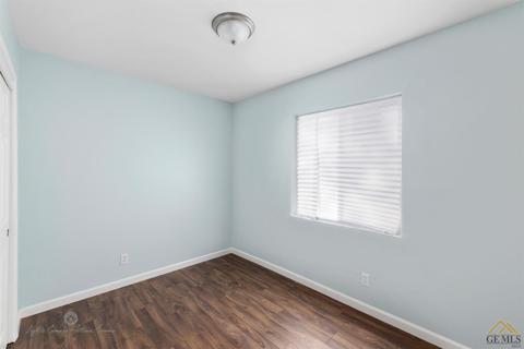 20 Clyde St, Bakersfield, CA 93307 photo 12