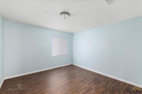 20 Clyde St, Bakersfield, CA 93307 photo 11