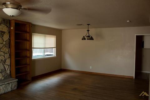3544 W Iris Ave, Visalia, CA 93277 photo 10