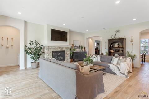 11629 Raindrop Ln, Bakersfield, CA 93311 photo 11