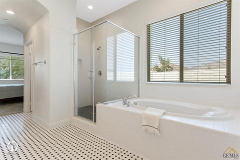 11629 Raindrop Ln, Bakersfield, CA 93311 photo 24