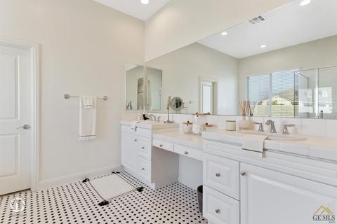 11629 Raindrop Ln, Bakersfield, CA 93311 photo 23