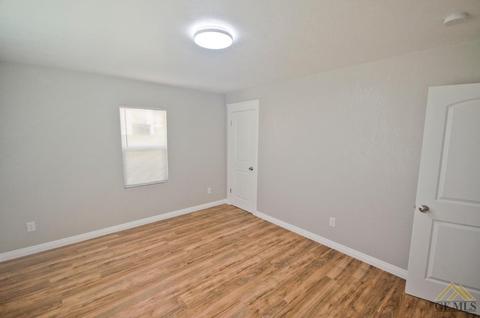 715 Kern St, Taft, CA 93268 photo 17