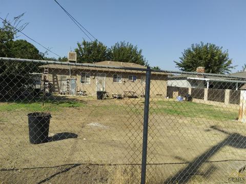 230 Walnut St, Shafter, CA 93263 photo 2