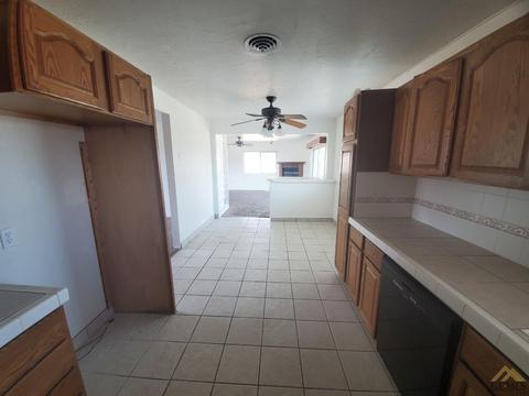26010 Orange St, Taft, CA 93268 photo 5