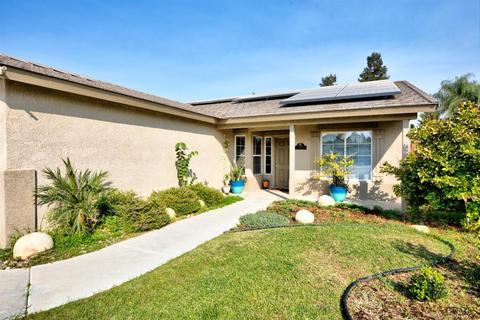 9818 Commodore Dr, Bakersfield, CA 93312 photo 2
