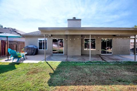 9818 Commodore Dr, Bakersfield, CA 93312 photo 14