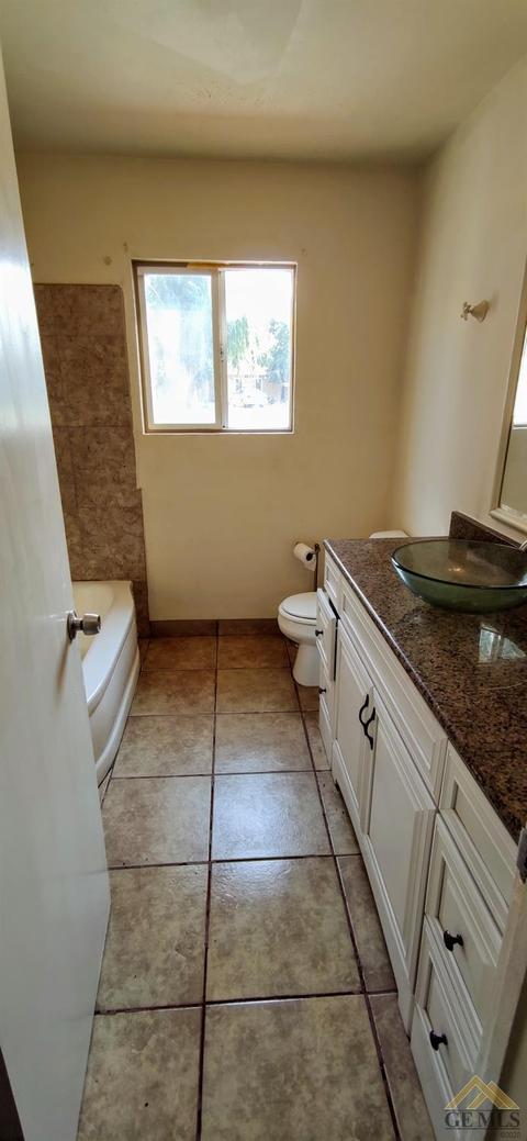 317 Pine St, Shafter, CA 93263 photo 22