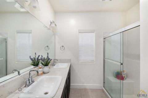 9722 Silver Falls Ln, Shafter, CA 93263 photo 17