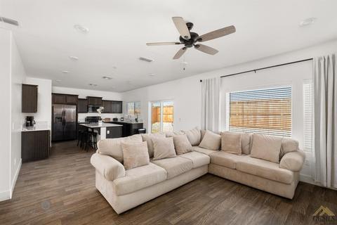 9722 Silver Falls Ln, Shafter, CA 93263 photo 9