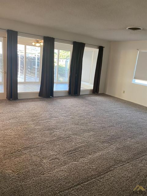 424 Walnut St, Shafter, CA 93263 photo 4