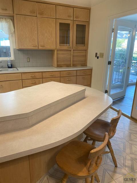 424 Walnut St, Shafter, CA 93263 photo 6