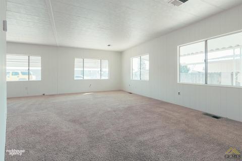 400 E Roberts Ln #9, Bakersfield, CA 93308 photo 4