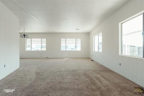 400 E Roberts Ln #9, Bakersfield, CA 93308 photo 5