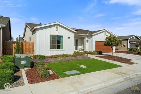 9316 Manor Forest Ln, Shafter, CA 93263 photo 2