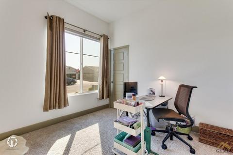 9316 Manor Forest Ln, Shafter, CA 93263 photo 31