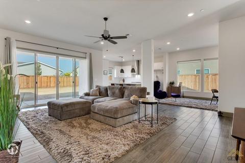 9316 Manor Forest Ln, Shafter, CA 93263 photo 8