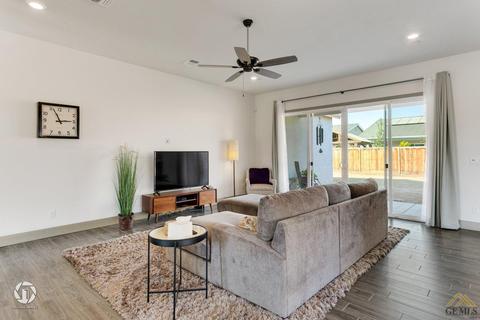 9316 Manor Forest Ln, Shafter, CA 93263 photo 9